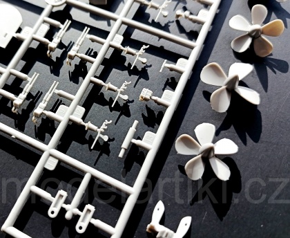 USS Missouri BB-63, 1:200, 005/03705